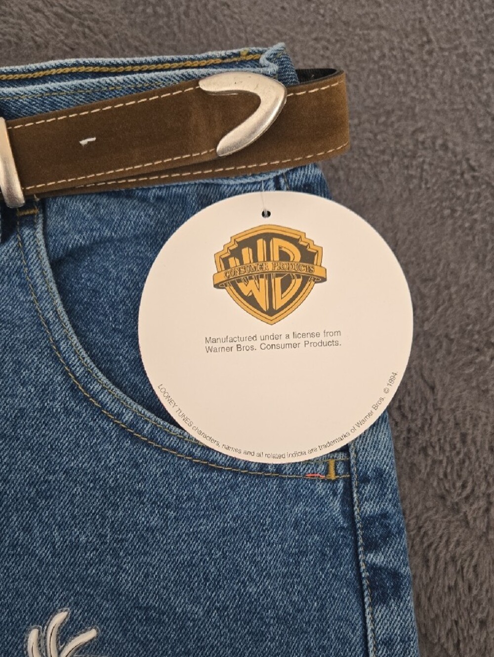 Vintage Warner Bros. Tweety Blue Denim High-Rise Shorts with Brown Belt - Picture 8 of 10